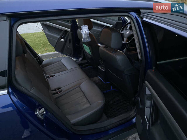 Синий Опель Вектра, объемом двигателя 1.9 л и пробегом 275 тыс. км за 5500 $, фото 10 на Automoto.ua