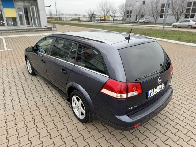 Синий Опель Вектра, объемом двигателя 1.9 л и пробегом 279 тыс. км за 2899 $, фото 21 на Automoto.ua