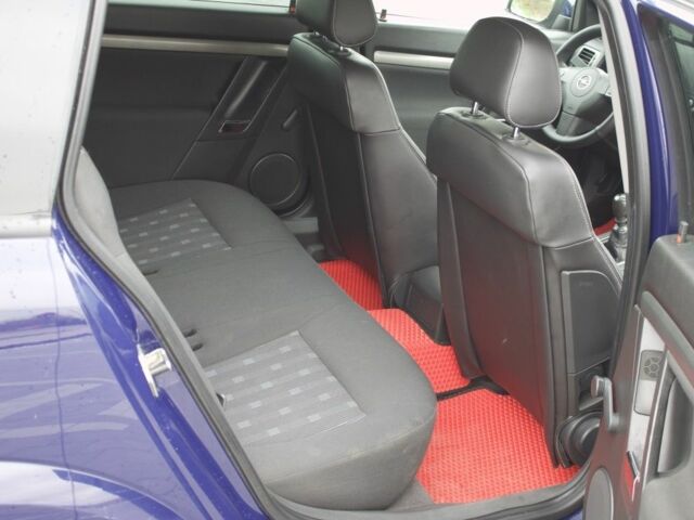 Синий Опель Вектра, объемом двигателя 1.9 л и пробегом 304 тыс. км за 4800 $, фото 8 на Automoto.ua