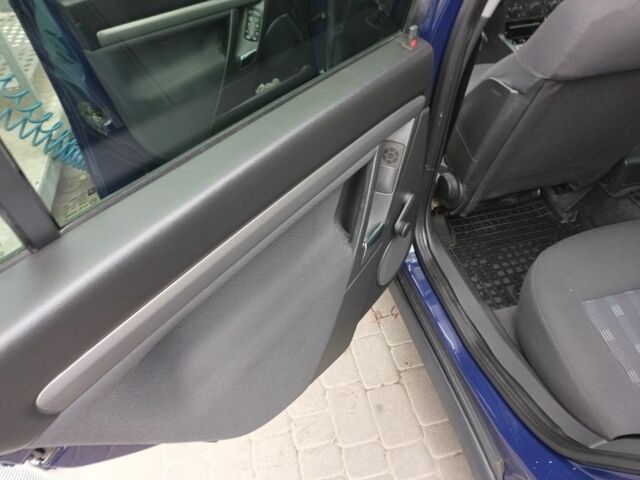 Синій Опель Вектра, об'ємом двигуна 1.6 л та пробігом 208 тис. км за 6000 $, фото 13 на Automoto.ua