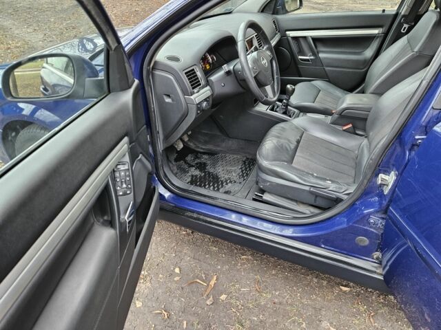 Синий Опель Вектра, объемом двигателя 1.9 л и пробегом 380 тыс. км за 2450 $, фото 14 на Automoto.ua