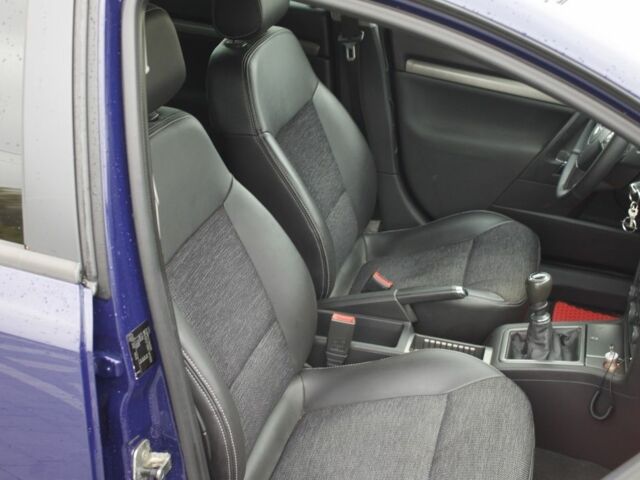 Синий Опель Вектра, объемом двигателя 1.9 л и пробегом 304 тыс. км за 4800 $, фото 7 на Automoto.ua