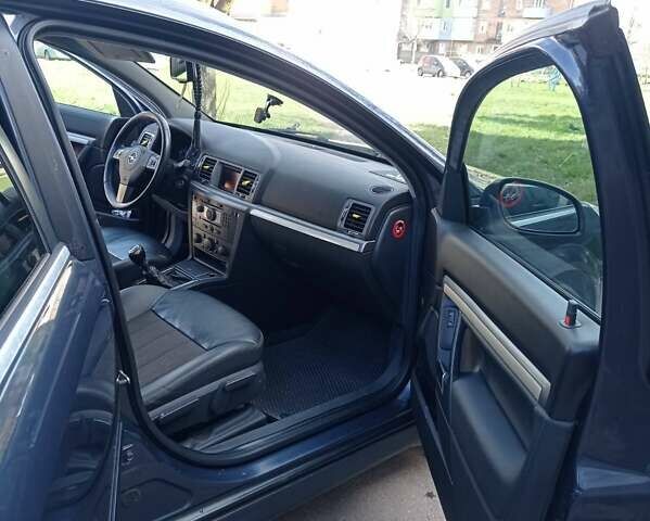 Синий Опель Вектра, объемом двигателя 1.91 л и пробегом 350 тыс. км за 5300 $, фото 1 на Automoto.ua