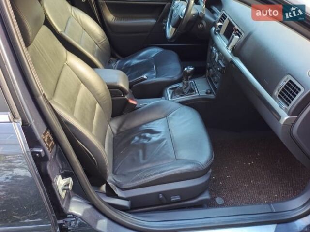 Синий Опель Вектра, объемом двигателя 1.9 л и пробегом 237 тыс. км за 5750 $, фото 5 на Automoto.ua