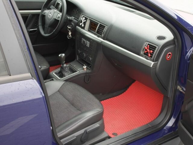 Синий Опель Вектра, объемом двигателя 1.9 л и пробегом 304 тыс. км за 4800 $, фото 6 на Automoto.ua