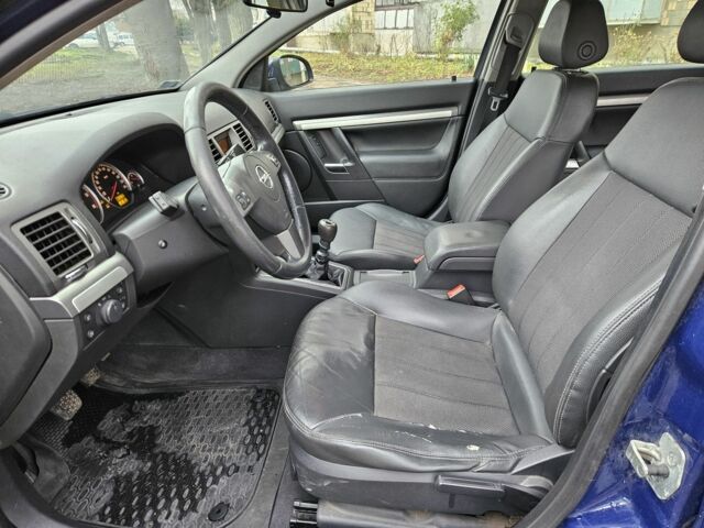 Синий Опель Вектра, объемом двигателя 1.9 л и пробегом 380 тыс. км за 2450 $, фото 12 на Automoto.ua