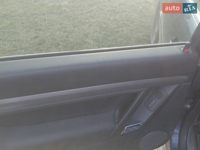 Синий Опель Вектра, объемом двигателя 1.9 л и пробегом 350 тыс. км за 3500 $, фото 7 на Automoto.ua