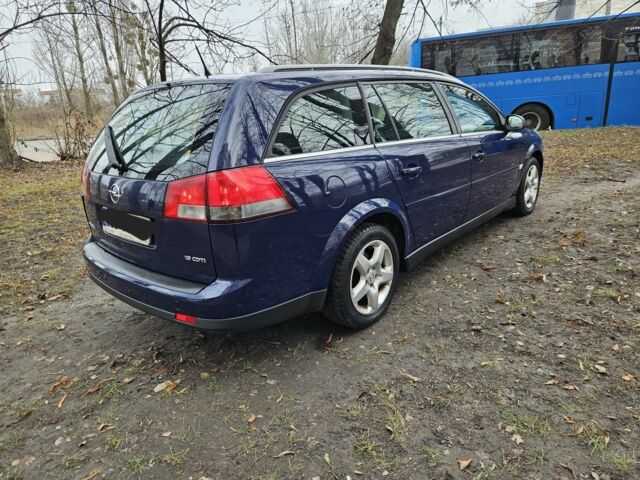 Синий Опель Вектра, объемом двигателя 1.9 л и пробегом 380 тыс. км за 2450 $, фото 2 на Automoto.ua