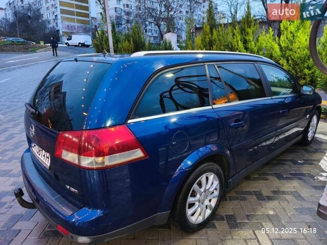 Синий Опель Вектра, объемом двигателя 1.9 л и пробегом 270 тыс. км за 5800 $, фото 4 на Automoto.ua