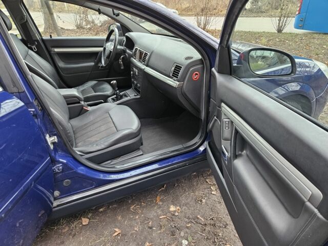 Синий Опель Вектра, объемом двигателя 1.9 л и пробегом 380 тыс. км за 2450 $, фото 8 на Automoto.ua