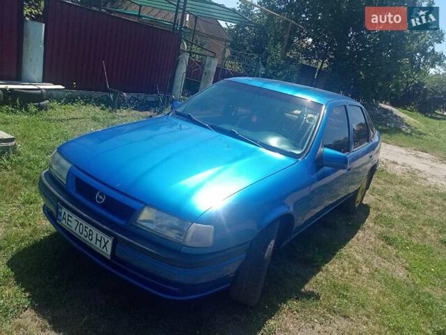Синий Опель Вектра, объемом двигателя 1.8 л и пробегом 222 тыс. км за 2200 $, фото 6 на Automoto.ua