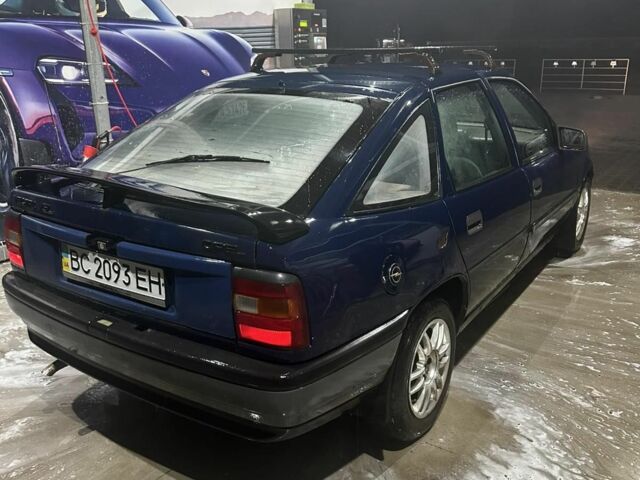 Синій Опель Вектра, об'ємом двигуна 1.6 л та пробігом 222 тис. км за 900 $, фото 2 на Automoto.ua