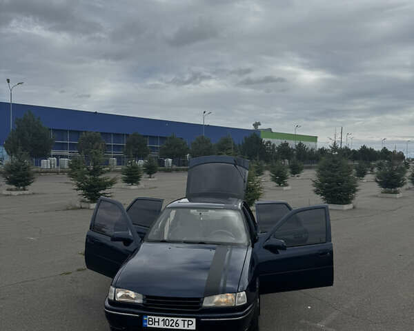Синий Опель Вектра, объемом двигателя 2 л и пробегом 400 тыс. км за 2400 $, фото 10 на Automoto.ua