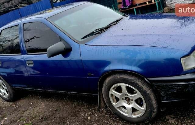 Синій Опель Вектра, об'ємом двигуна 1.8 л та пробігом 374 тис. км за 1500 $, фото 2 на Automoto.ua