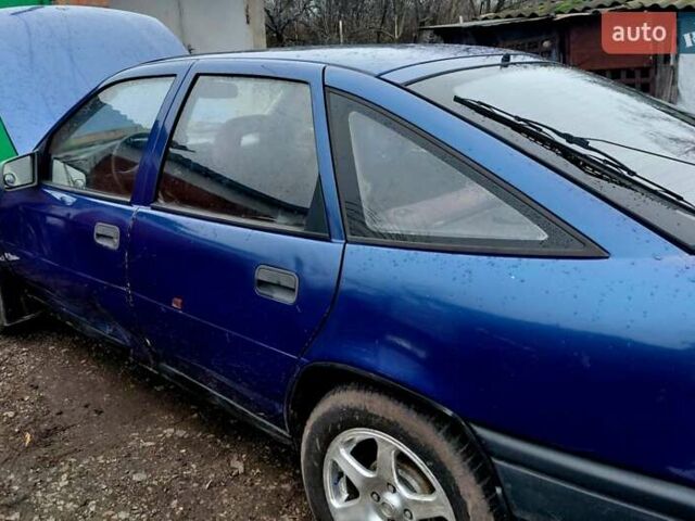 Синій Опель Вектра, об'ємом двигуна 1.8 л та пробігом 374 тис. км за 1500 $, фото 3 на Automoto.ua