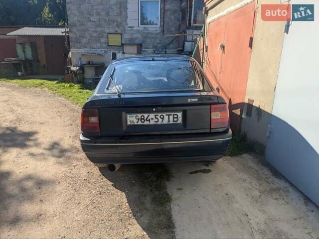 Опель Вектра 1991 в Львове на Automoto.ua Синий Опель Вектра, объемом двигателя 0 л и пробегом 275 тыс. км за 1100 $, фото 3 на Automoto.ua