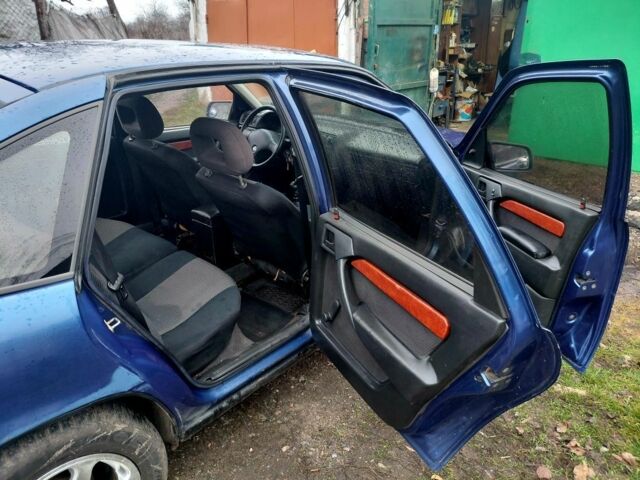 Синій Опель Вектра, об'ємом двигуна 0 л та пробігом 374 тис. км за 1500 $, фото 1 на Automoto.ua