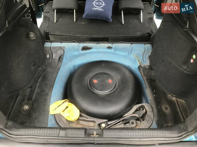 Синій Опель Вектра, об'ємом двигуна 2 л та пробігом 329 тис. км за 2350 $, фото 22 на Automoto.ua