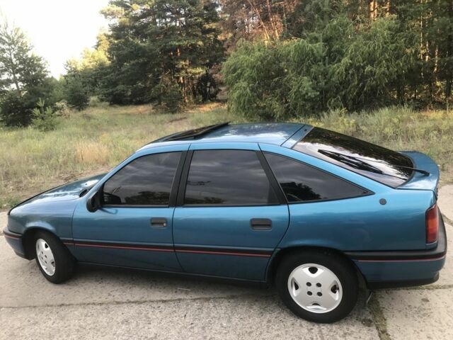 Синий Опель Вектра, объемом двигателя 2 л и пробегом 329 тыс. км за 2350 $, фото 19 на Automoto.ua