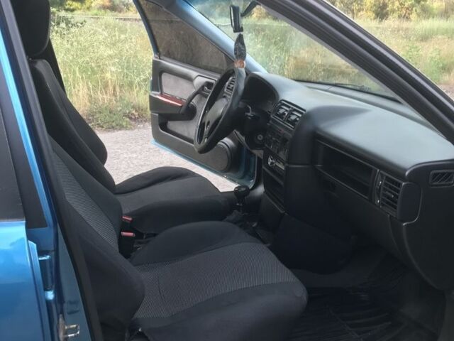 Синий Опель Вектра, объемом двигателя 2 л и пробегом 329 тыс. км за 2350 $, фото 9 на Automoto.ua