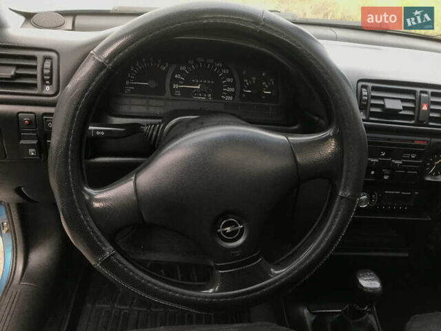 Синій Опель Вектра, об'ємом двигуна 2 л та пробігом 329 тис. км за 2350 $, фото 14 на Automoto.ua