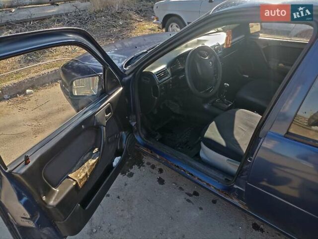 Синій Опель Вектра, об'ємом двигуна 1.6 л та пробігом 472 тис. км за 1050 $, фото 5 на Automoto.ua