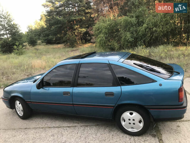 Синій Опель Вектра, об'ємом двигуна 2 л та пробігом 329 тис. км за 2350 $, фото 3 на Automoto.ua