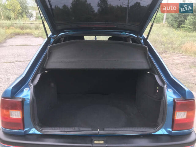 Синій Опель Вектра, об'ємом двигуна 2 л та пробігом 329 тис. км за 2350 $, фото 21 на Automoto.ua