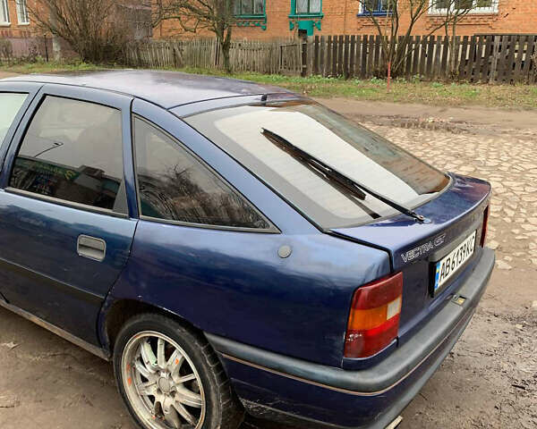 Синий Опель Вектра, объемом двигателя 2 л и пробегом 270 тыс. км за 900 $, фото 2 на Automoto.ua