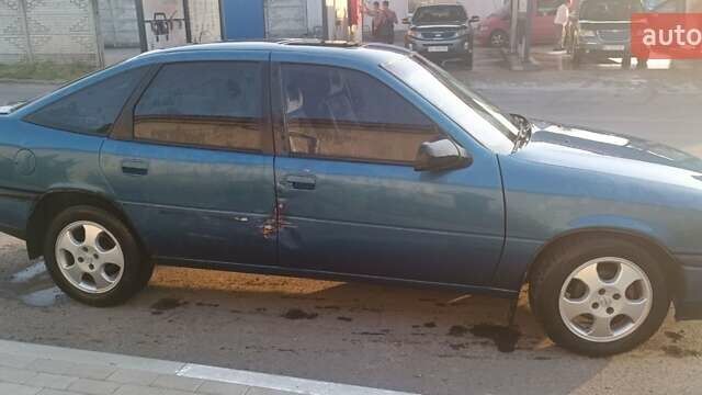 Синій Опель Вектра, об'ємом двигуна 2 л та пробігом 100 тис. км за 1200 $, фото 5 на Automoto.ua