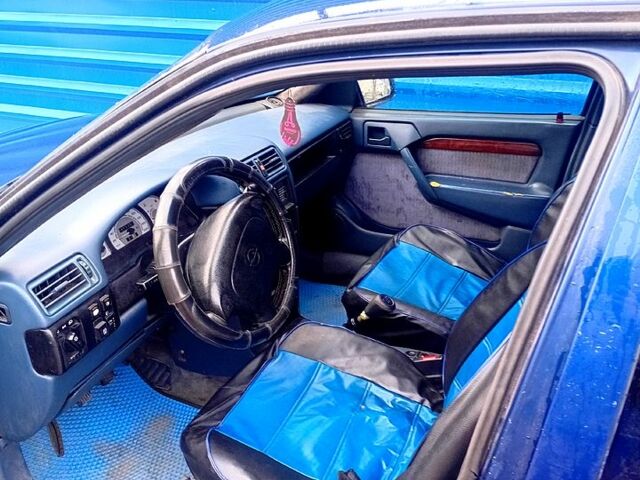 Синий Опель Вектра, объемом двигателя 2 л и пробегом 341 тыс. км за 1750 $, фото 3 на Automoto.ua