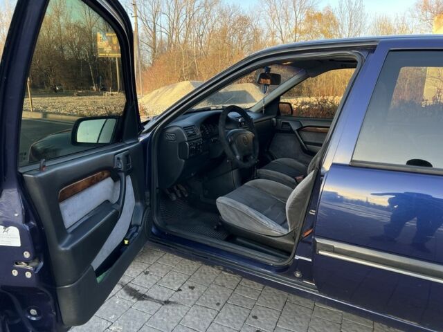 Синий Опель Вектра, объемом двигателя 1.8 л и пробегом 3 тыс. км за 3000 $, фото 10 на Automoto.ua