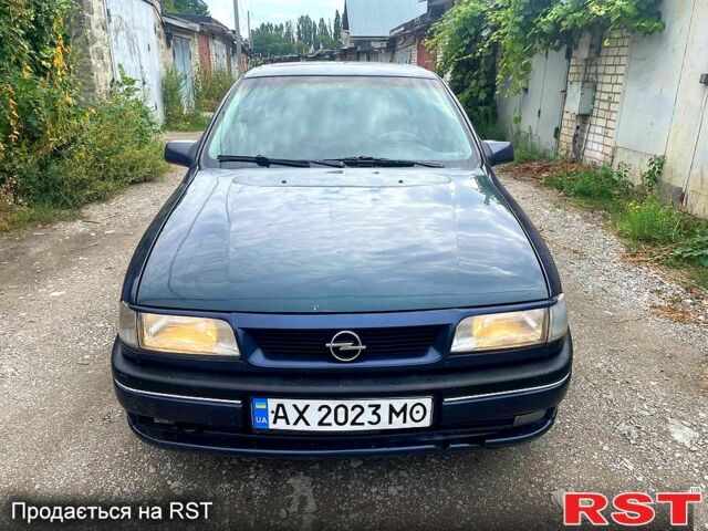 Синий Опель Вектра, объемом двигателя 2 л и пробегом 250 тыс. км за 1380 $, фото 2 на Automoto.ua