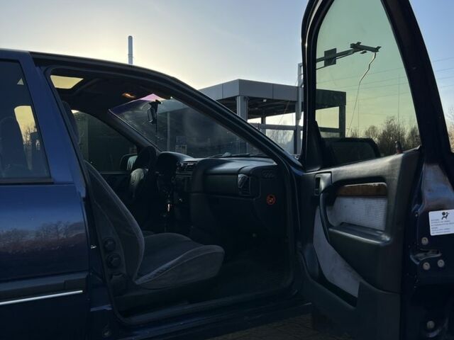 Синий Опель Вектра, объемом двигателя 1.8 л и пробегом 3 тыс. км за 3000 $, фото 8 на Automoto.ua