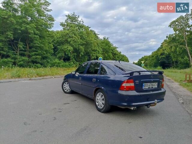 Синий Опель Вектра, объемом двигателя 1.8 л и пробегом 402 тыс. км за 1900 $, фото 1 на Automoto.ua