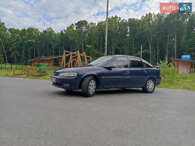 Синий Опель Вектра, объемом двигателя 1.8 л и пробегом 402 тыс. км за 1900 $, фото 2 на Automoto.ua