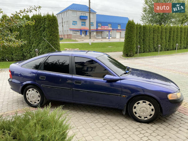 Синий Опель Вектра, объемом двигателя 1.6 л и пробегом 177 тыс. км за 2650 $, фото 10 на Automoto.ua