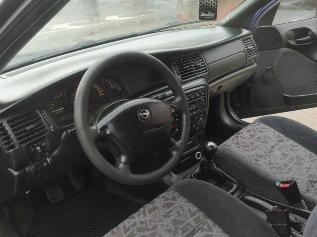 Синій Опель Вектра, об'ємом двигуна 2 л та пробігом 338 тис. км за 2100 $, фото 13 на Automoto.ua