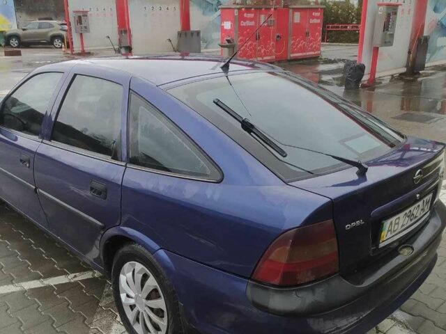 Синій Опель Вектра, об'ємом двигуна 2 л та пробігом 338 тис. км за 2100 $, фото 7 на Automoto.ua
