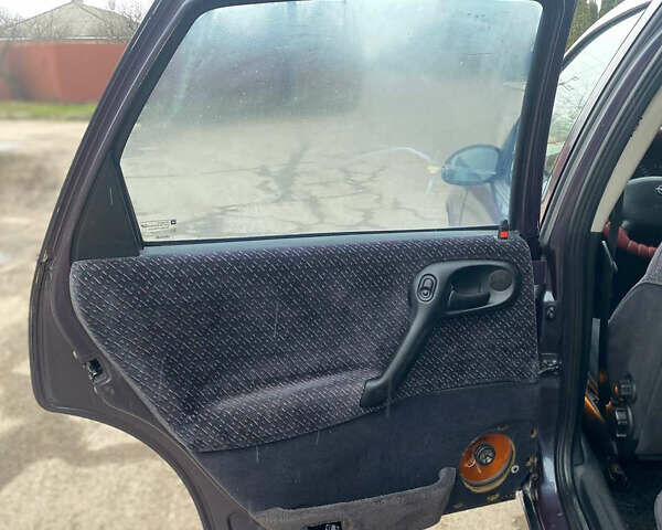 Синий Опель Вектра, объемом двигателя 1.8 л и пробегом 450 тыс. км за 1999 $, фото 14 на Automoto.ua