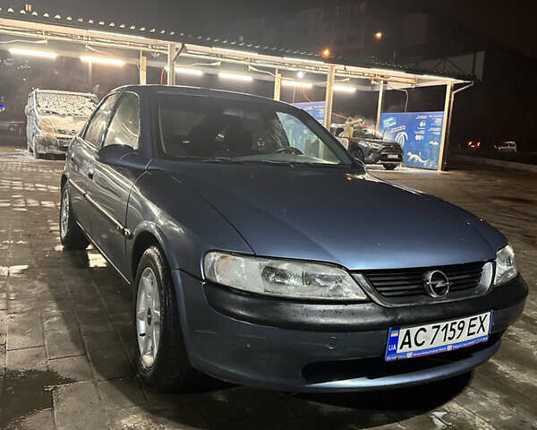 Синий Опель Вектра, объемом двигателя 1.8 л и пробегом 260 тыс. км за 2838 $, фото 1 на Automoto.ua