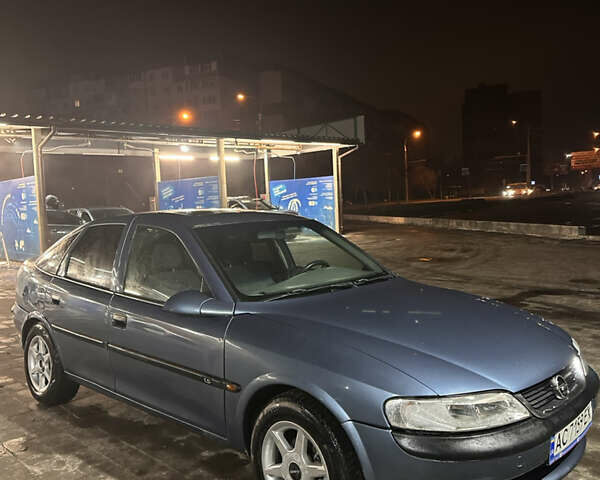 Синий Опель Вектра, объемом двигателя 1.8 л и пробегом 260 тыс. км за 2838 $, фото 7 на Automoto.ua