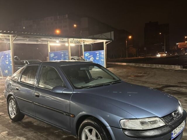 Синий Опель Вектра, объемом двигателя 1.8 л и пробегом 260 тыс. км за 2845 $, фото 7 на Automoto.ua