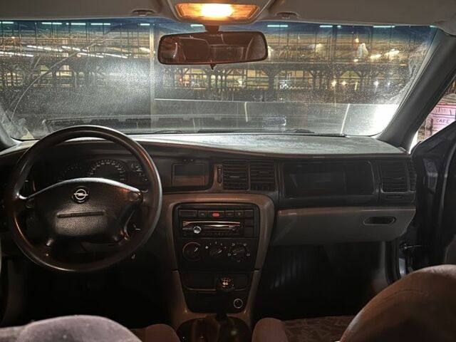 Синий Опель Вектра, объемом двигателя 1.8 л и пробегом 260 тыс. км за 2845 $, фото 3 на Automoto.ua