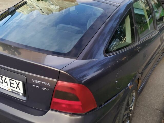 Синий Опель Вектра, объемом двигателя 2 л и пробегом 391 тыс. км за 1700 $, фото 4 на Automoto.ua