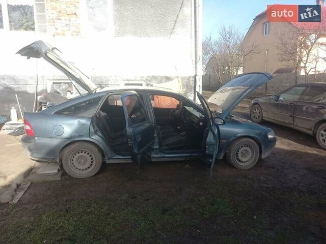 Синий Опель Вектра, объемом двигателя 1.6 л и пробегом 1 тыс. км за 900 $, фото 1 на Automoto.ua