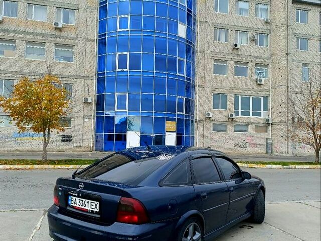 Синий Опель Вектра, объемом двигателя 2 л и пробегом 250 тыс. км за 2299 $, фото 1 на Automoto.ua