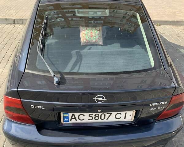 Синий Опель Вектра, объемом двигателя 2.17 л и пробегом 370 тыс. км за 2950 $, фото 3 на Automoto.ua