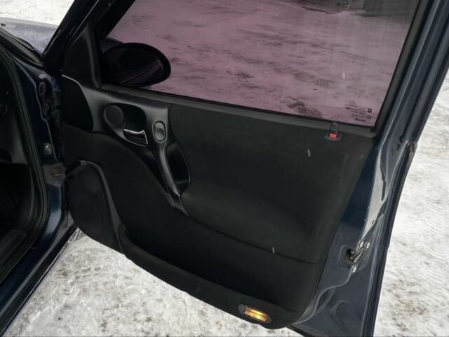 Синій Опель Вектра, об'ємом двигуна 2 л та пробігом 450 тис. км за 1999 $, фото 19 на Automoto.ua