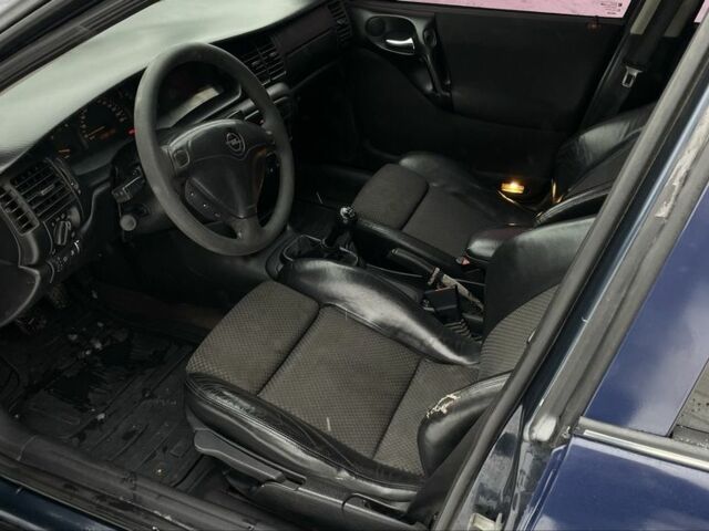 Синій Опель Вектра, об'ємом двигуна 2 л та пробігом 450 тис. км за 1999 $, фото 15 на Automoto.ua